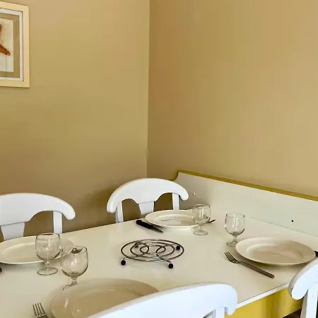Apartment Au Calme, Au Coeur Du Golf - Piscine
