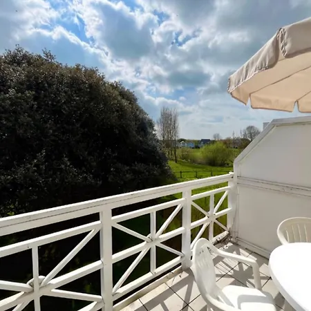 Au Calme, Au Coeur Du Golf - Piscine