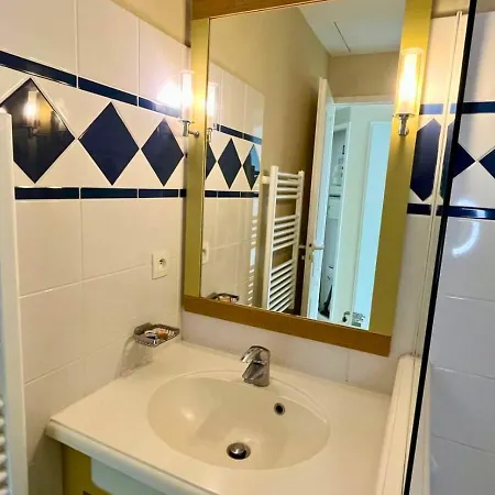 Au Calme, Au Coeur Du Golf - Piscine Apartamento