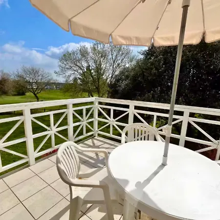 Au Calme, Au Coeur Du Golf - Piscine